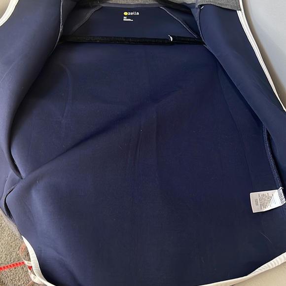 Zella medium Jacket - Picture 10 of 10